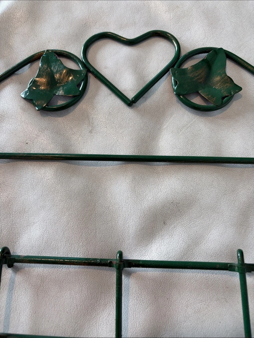 DARK GREEN METAL WALL DECOR WITH FIVE HOOKS